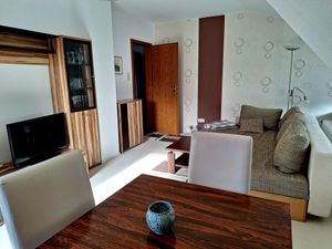 18133883-Ferienwohnung-2-Emden-300x225-3