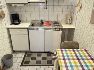 24038215-Ferienwohnung-1-Emden-300x225-3