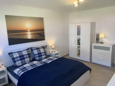 Schlafzimmer 1