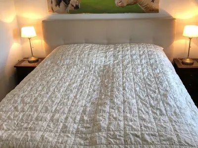 Schlafzimmer mit Licht