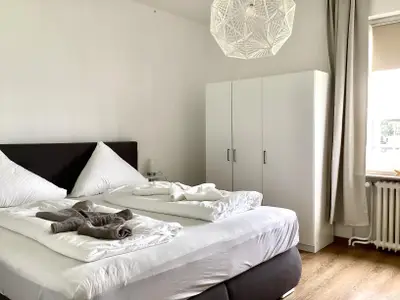 Schlafzimmer 1