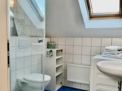 Waschmaschine im Duschbad