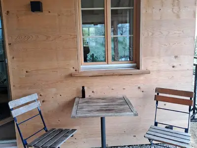gedeckter Sitzplatz zum Garten