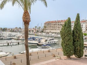 23984389-Ferienwohnung-4-Empuriabrava-300x225-2