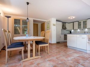 23960308-Ferienwohnung-2-Endingen am Kaiserstuhl-300x225-0