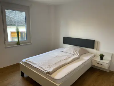 Schlafzimmer mit franz. Bett