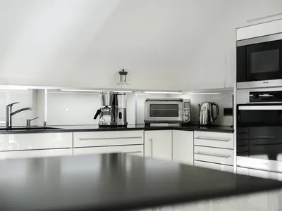 KITCHEN, INSIDE
