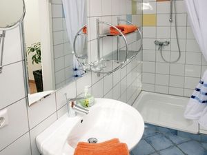 23955112-Ferienwohnung-4-Enkirch-300x225-3