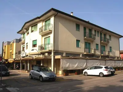 Ferienwohnung für 8 Personen (75 m²) in Eraclea Mare 1/10