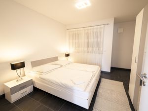 23735768-Ferienwohnung-4-Eriskirch-300x225-0