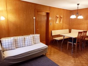 18187215-Ferienwohnung-4-Ermensee-300x225-5