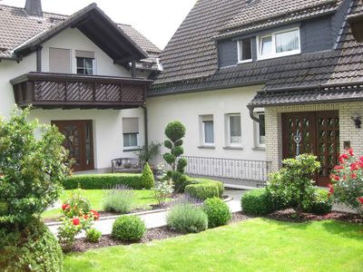 Landhaus Kreisel Ferienwohnung Kleine Auszeit - Garten - Reiste in der Ferienregion Eslohe