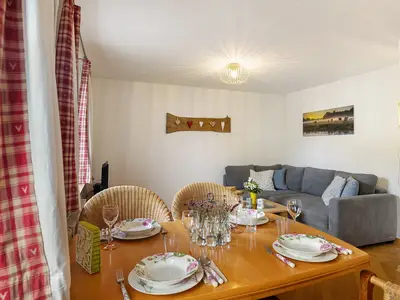 Photo, INSIDE, OUTSIDE