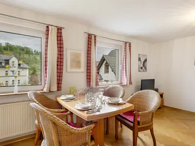 Photo, INSIDE, OUTSIDE