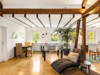 Photo, INSIDE, OUTSIDE