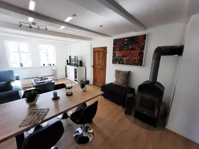 Photo, INSIDE, OUTSIDE