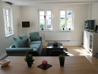 Photo, INSIDE, OUTSIDE