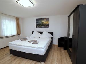 22284035-Ferienwohnung-2-Essen-300x225-4