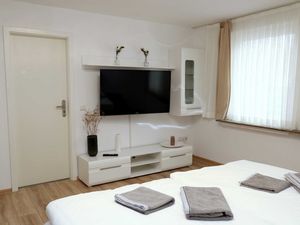 22284035-Ferienwohnung-2-Essen-300x225-5