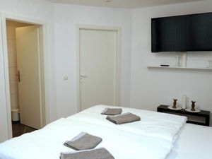 22284031-Ferienwohnung-2-Essen-300x225-3