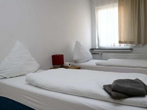 23568912-Ferienwohnung-4-Essen-300x225-2