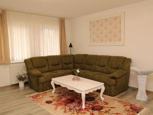 23907768-Ferienwohnung-3-Essen-300x225-0