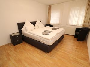 23907769-Ferienwohnung-3-Essen-300x225-2