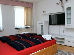 22284045-Ferienwohnung-4-Essen-300x225-1