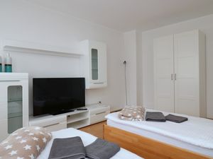 22284023-Ferienwohnung-4-Essen-300x225-5