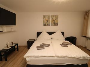 23995997-Ferienwohnung-2-Essen-300x225-1