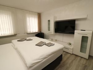 23995999-Ferienwohnung-2-Essen-300x225-1