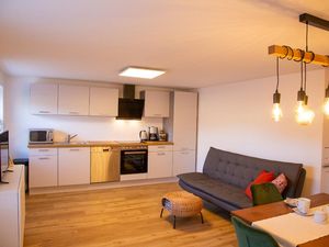 23015927-Ferienwohnung-4-Essing-300x225-3