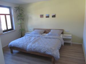 großes Elternschlafzimmer