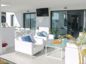 23739955-Ferienwohnung-8-Estepona-300x225-3