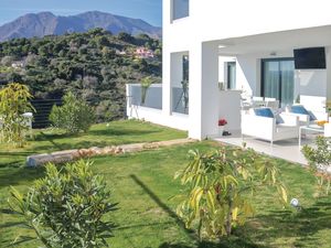 23739955-Ferienwohnung-8-Estepona-300x225-4