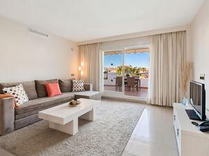 23751369-Ferienwohnung-4-Estepona-300x225-3