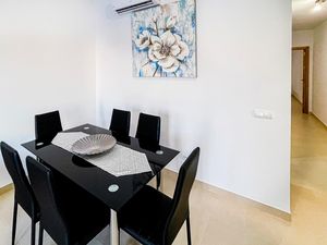 23746967-Ferienwohnung-4-Estepona-300x225-3