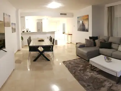 Ferienwohnung für 5 Personen (220 m²) in Estepona 2/10