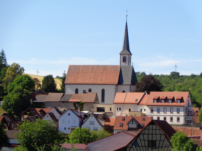 Blick auf die Kirchenburg im Ortsteil Aschfeld
