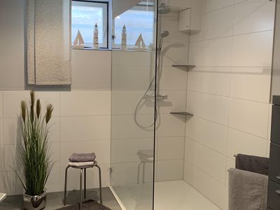 Modernes Badezimmer