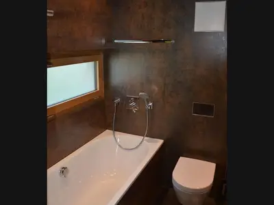 Bad vom Elternzimmer zugänglich