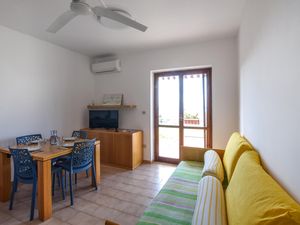 24008129-Ferienwohnung-4-Falerna-300x225-2