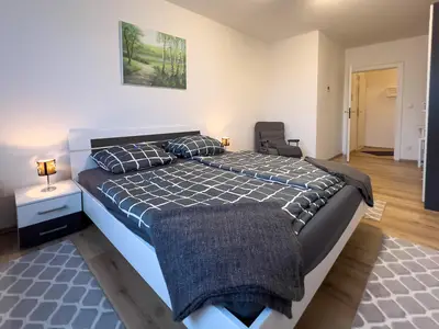 Doppelbett im Schlafzimmer
