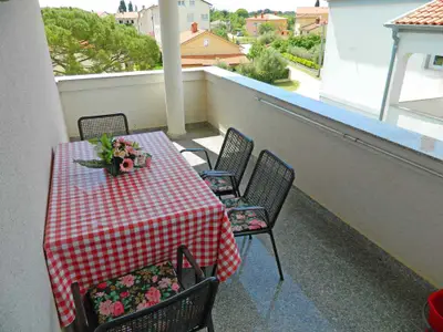 Ferienwohnung für 4 Personen (58 m²) in Valbandon 1/10