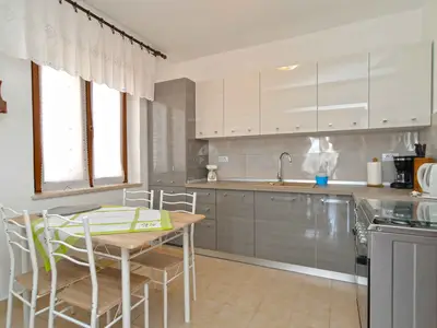 Ferienwohnung für 6 Personen (100 m²) in Fažana 1/10