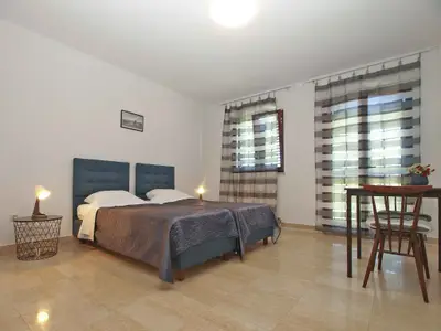 Ferienwohnung für 4 Personen (40 m²) in Valbandon 1/10