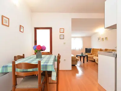 Ferienwohnung für 4 Personen (60 m²) in Valbandon 1/10