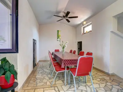 DiningRoom