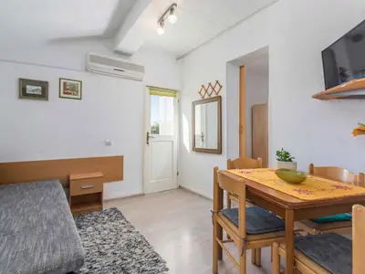 Ferienwohnung für 2 Personen (30 m²) in Fažana 1/10
