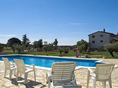 PoolOfHouse